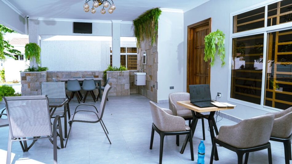 Lounge bar